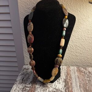 vintage multi-colored agate and semi-precious gemstone beaded necklace EUC